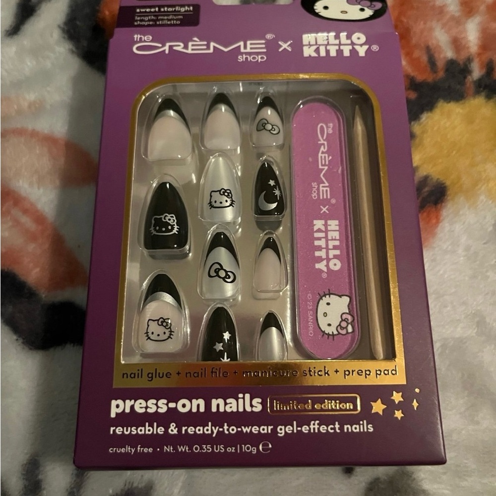 CRÈME SHOP x Hello Kitty Black Press-On Nails